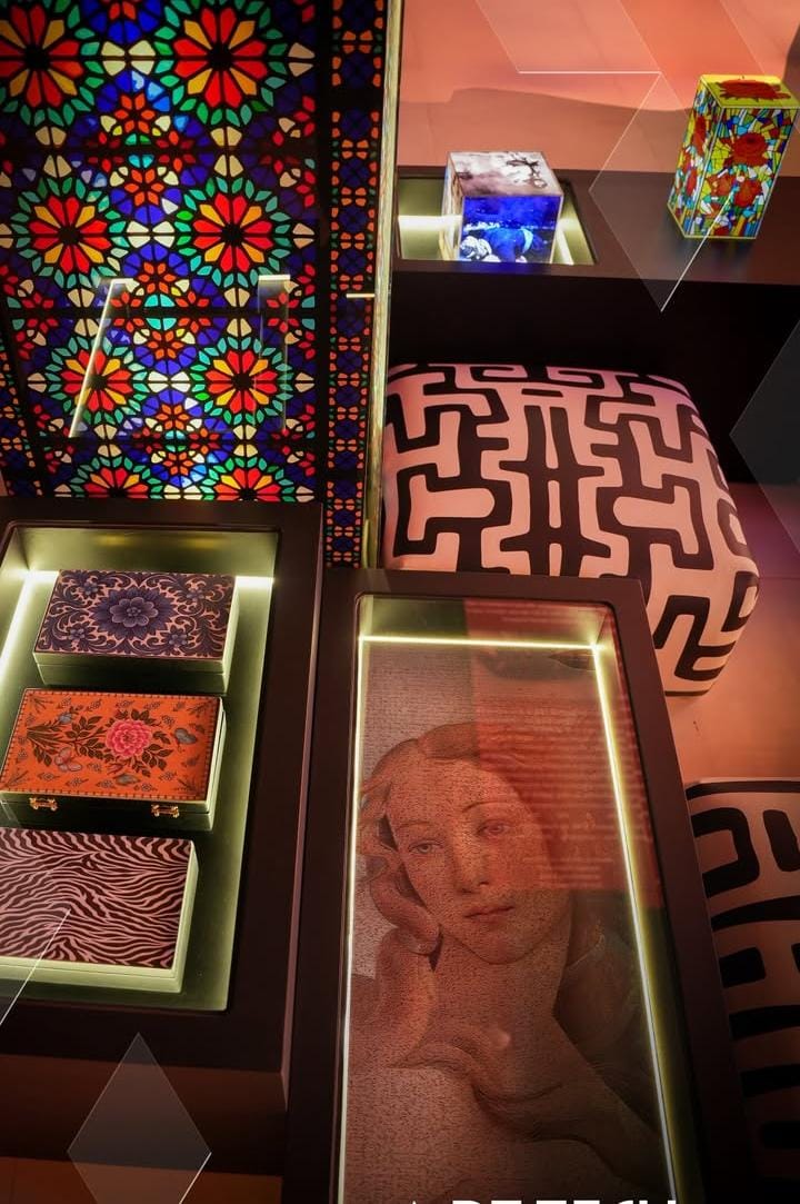 ArtTech custom printed furniture display